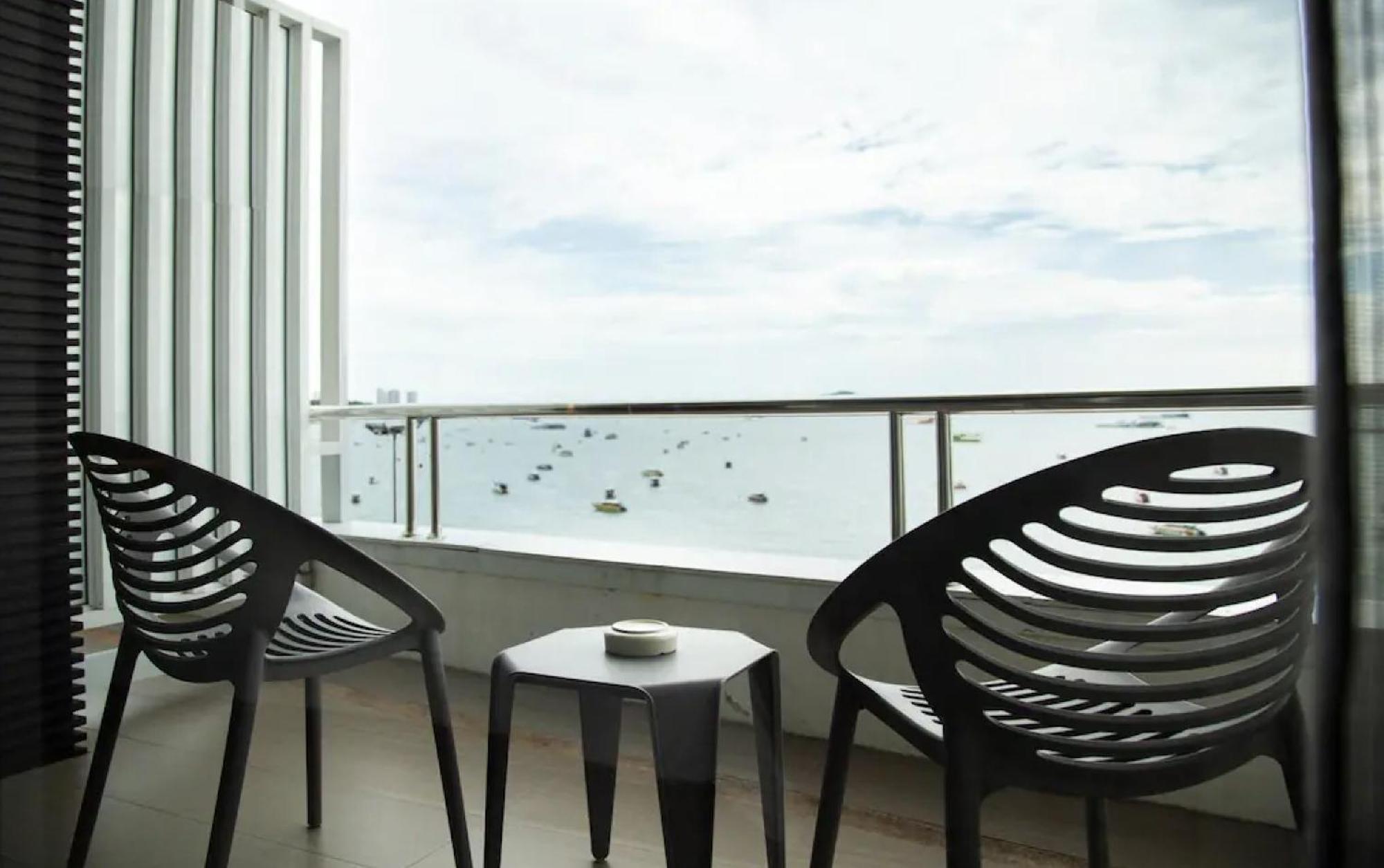 Baboona Beachfront Living Патая Екстериор снимка
