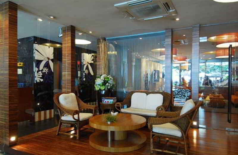 Baboona Beachfront Living Патая Екстериор снимка